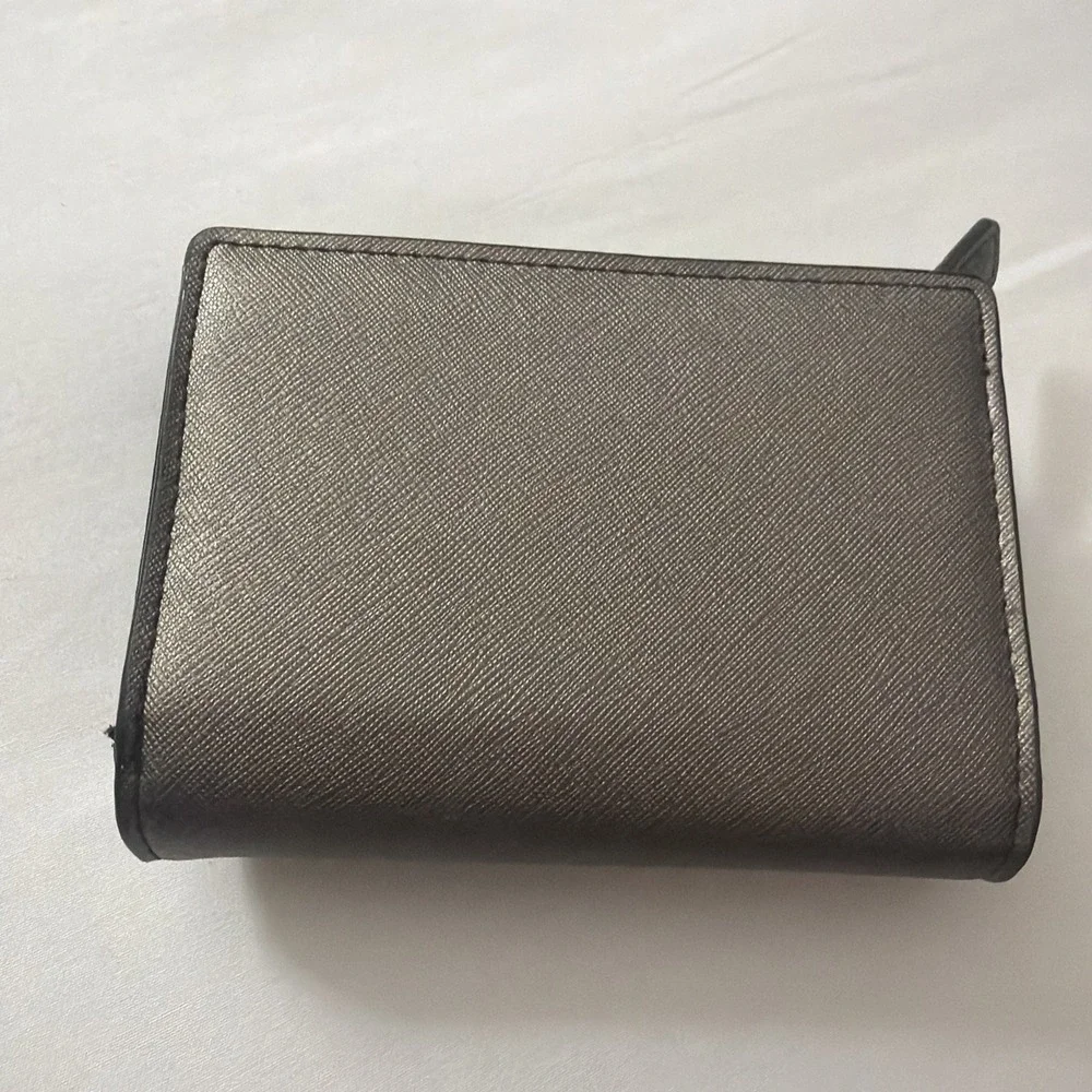 Liz Claiborne Wallet Envelope Clutch Silver Cute Purse Clutch‎ Wallets Women's